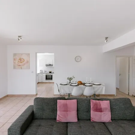 Seaview 3bedroom Penthouse Apartment